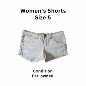 🤍 Women's White Shorts – Size 5